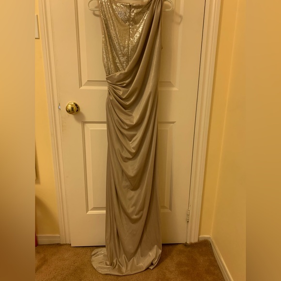 Beautiful Gold Floor Length Gown - Picture 2 of 3